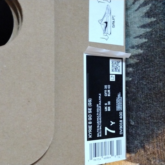 NWT Kyrie 8 GO SE (GS) size 7Y - Picture 8 of 8